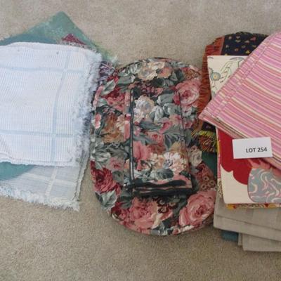 Various Placemats/Napkins