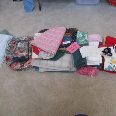 Various Placemats/Napkins