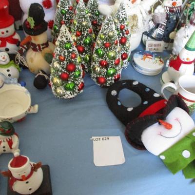 Holiday Decor-- snowmen/Trees