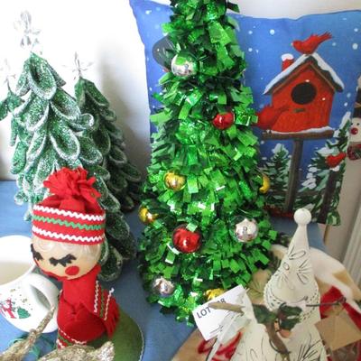 Holiday=- Throw, Trees