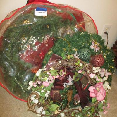 Wreaths/Iron wall decor