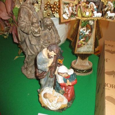 Jim Shore Figurine, Artificial Flower Arrangement
