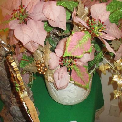 Jim Shore Figurine, Artificial Flower Arrangement