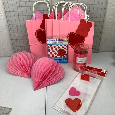 #24 Valentine Gift Bags, Heart Lights, Decor & More