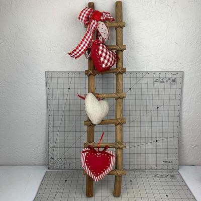 #77 Valentine Ladder & Heart Lights
