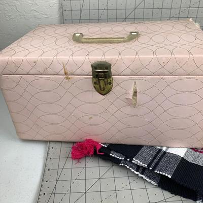 #92 Pink/Black Placemats & Pink Treasure Box