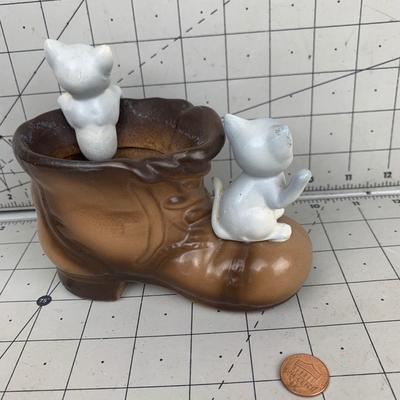 #178 Two Kittens In a Shoe Decorative Piece