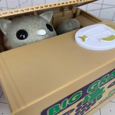 #192 Mini Basket & Big Grape Pop Up Cat Box