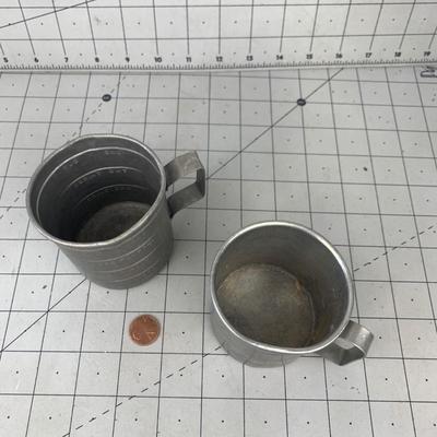 #231 Vintage Measuring Cups