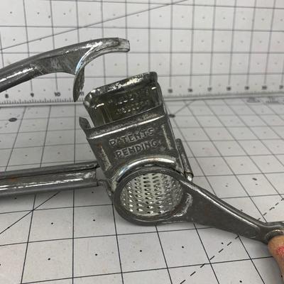 #237 Vintage Grating Tool