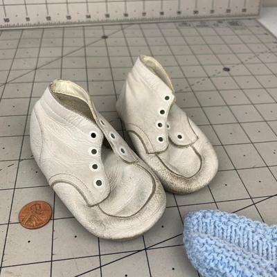 #246 Vintage Baby Shoes & Slipper