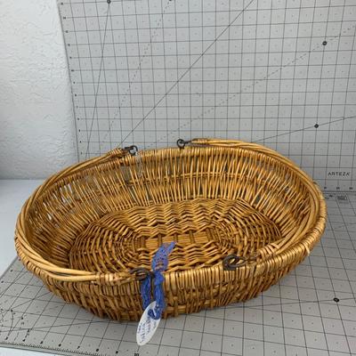 #253 Folding Handle Basket (1 of 2)