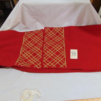 Item 35 Table Runner