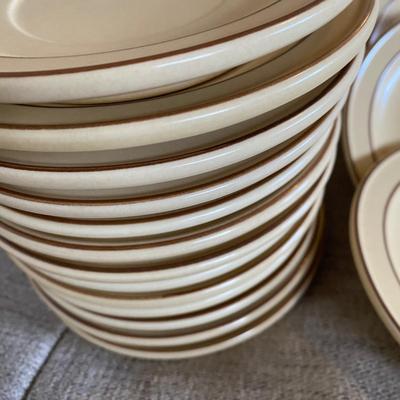 16 Saucers small plates