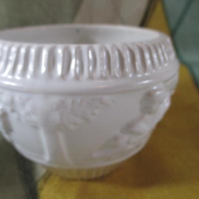 Vintage Roseville White Donatella Bowl 4x4 1/2 575 (Mint ) Pottery Roseville Pottery Company