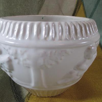 Vintage Roseville White Donatella Bowl 4x4 1/2 575 (Mint ) Pottery Roseville Pottery Company