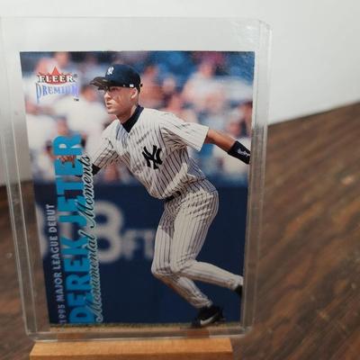 Fleer Derek Jeter Monumental Moments 1 of 5