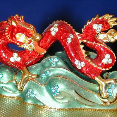 Estee Lauder Beautiful Lucky Dragon Solid Perfume Compact Lot 119