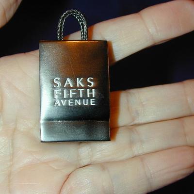 Estee Lauder Pleasures Saks Fifth Avenue Shopping Bag Solid Perfume Compact Lot 141 READ