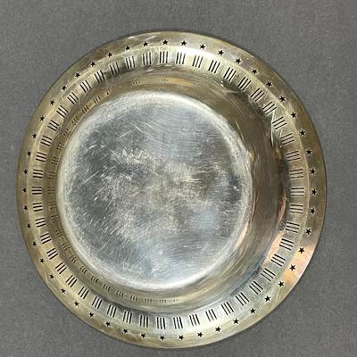 LOT 5: Round Vintage Sterling Silver Serving Dish - 197.9 gtw