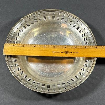 LOT 5: Round Vintage Sterling Silver Serving Dish - 197.9 gtw