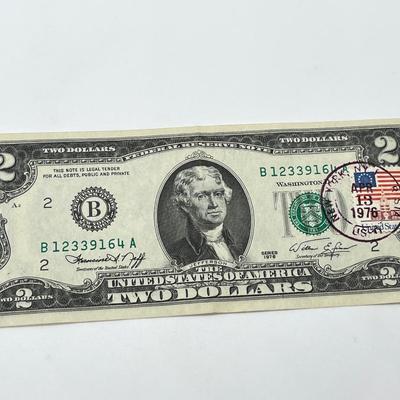 LOT 25: Two 1976 Two Dollar Bills