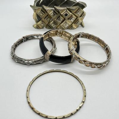 LOT 45: Lot of Five Vintage Fashion Bracelets