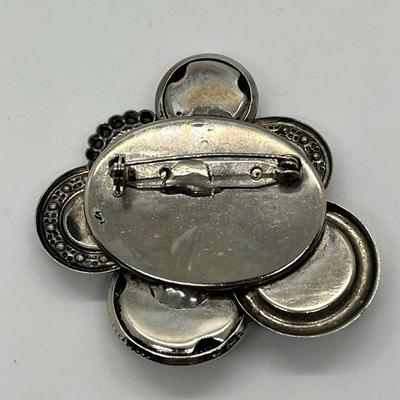 LOT 49: Vintage Silvertone Button Style Cluster Pin