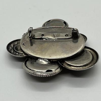 LOT 49: Vintage Silvertone Button Style Cluster Pin