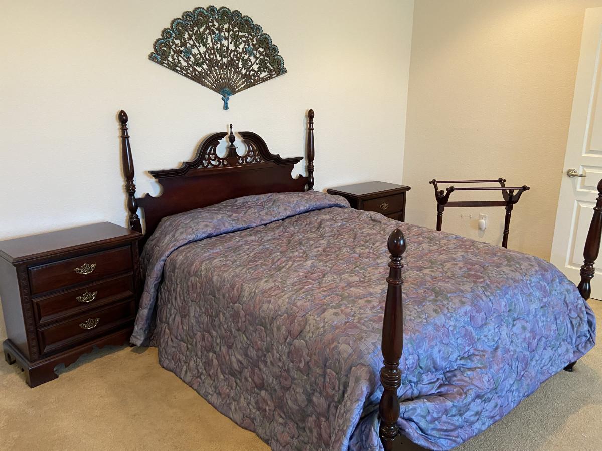 Basset Queen Bedroom Set