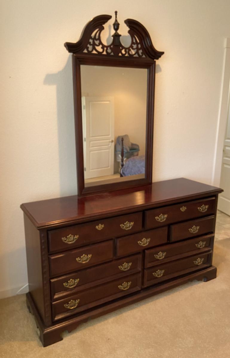 Basset Queen Bedroom Set