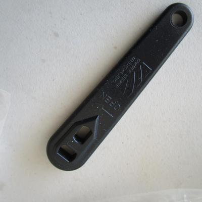 #25 Oxgen hosing, camula and mask mask, oxygen wrench