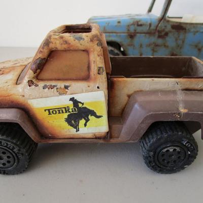 #54 Metal Jeeps and truck