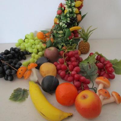 #96 Vintage plastic fruit