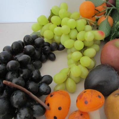 #96 Vintage plastic fruit