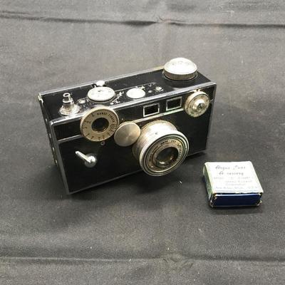 VINTAGE CAMERA