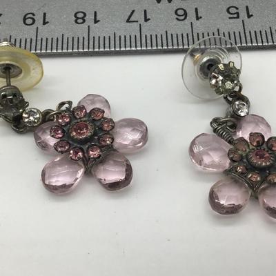 Vintage Crystal Rhinestone Earrings. Pink Flowers ðŸŒ¸