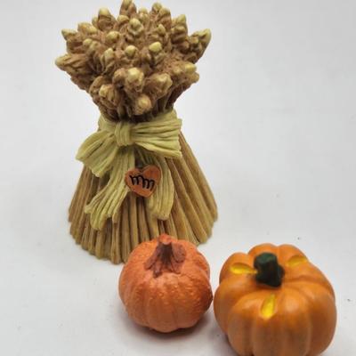 Wheat Stalks sheaves 2" and 2 mini Pumpkins # 142891