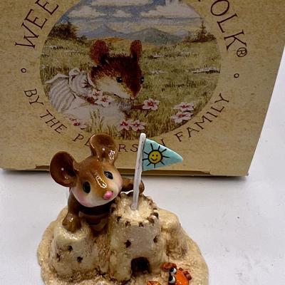 Wee Forest Folk SANDY'S CASTLE  M-349, White Trunks, blue Flag
