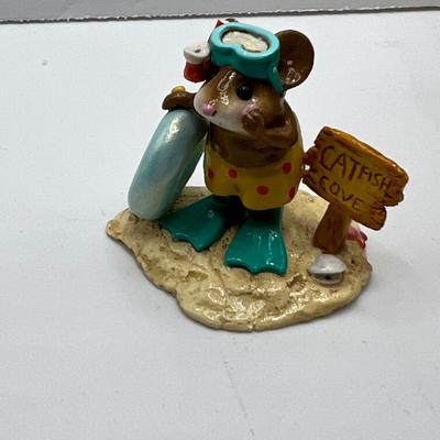 WEE FOREST FOLK M-293 "Cat Fish Cove" beach mouse 2003 Donna Petersen WBOX