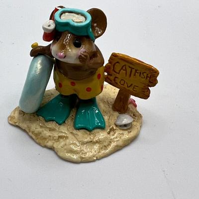 WEE FOREST FOLK M-293 "Cat Fish Cove" beach mouse 2003 Donna Petersen WBOX