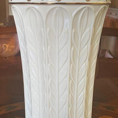 LOT 13R: Florentine & Pearl Lenox Vase