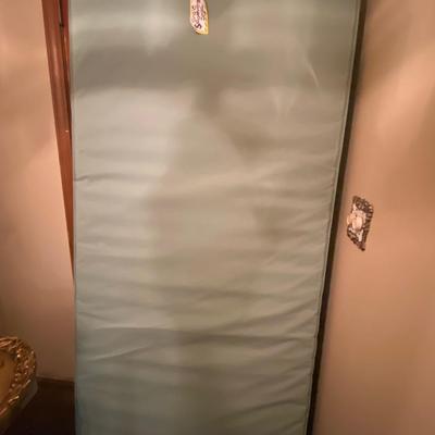 Hospital bed mattress