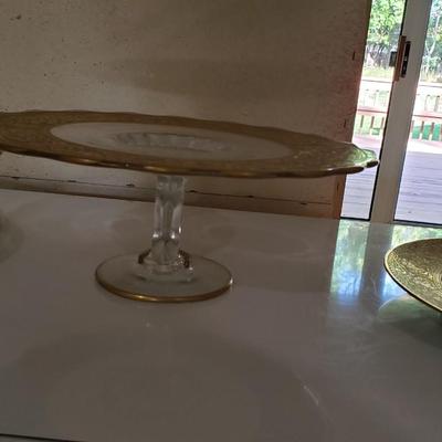 Cake stand and 2 serving plates