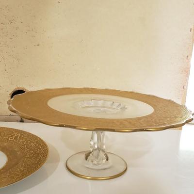 Cake stand and 2 serving plates