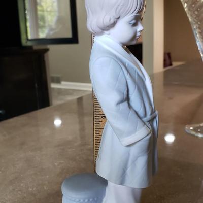 Lladro boy with robe 4900 matte