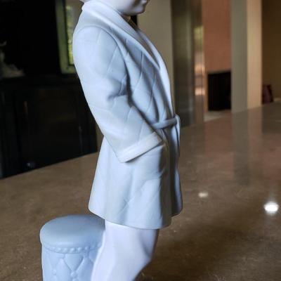 Lladro boy with robe 4900 matte