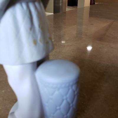 Lladro boy with robe 4900 matte
