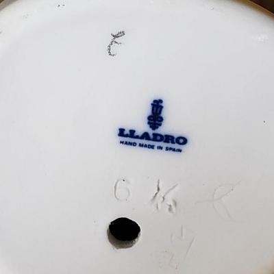 Lladro boy with robe 4900 matte