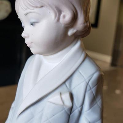 Lladro boy with robe 4900 matte
